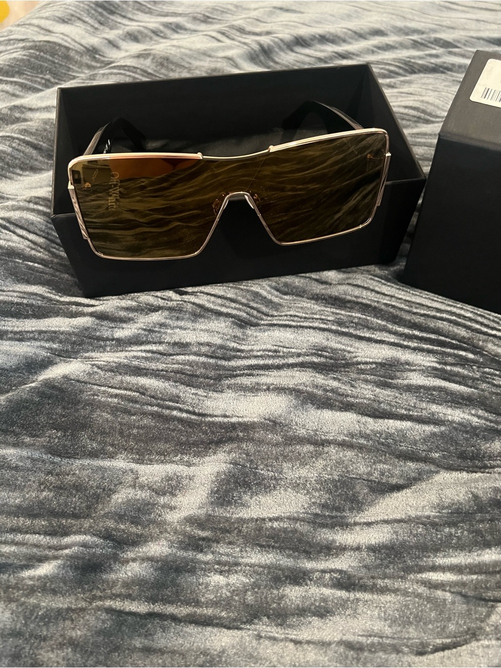 OFF White Oversized Shield Sunglasses with Gold Frame and Brown Lenses Mirrored